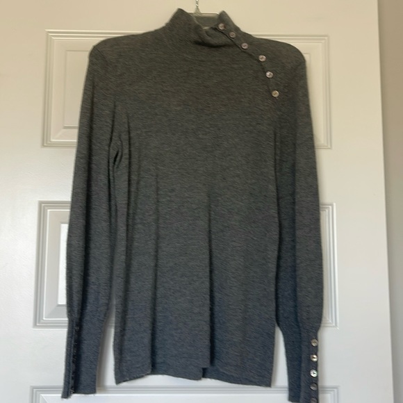 Classiques Gray 100% Cashmere Sweater Size Medium - Picture 1 of 5